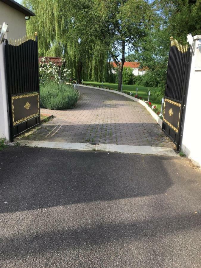 ホテル Bienvenue Chez Zina ヴズール エクステリア 写真