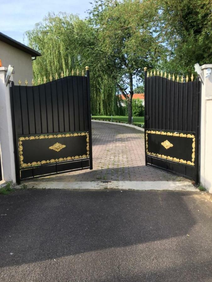 ホテル Bienvenue Chez Zina ヴズール エクステリア 写真
